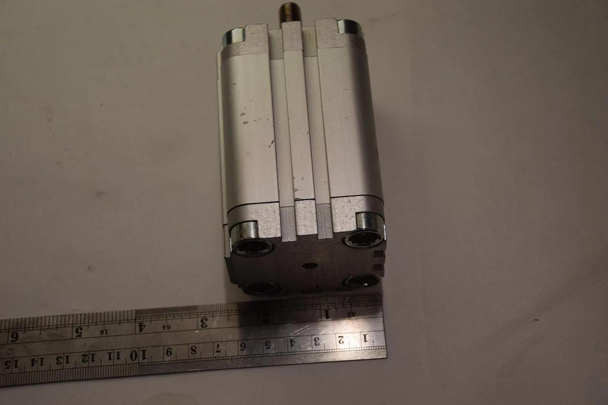 (New) FESTO ADVULQ-40-50-A-P-A PNEUMATIC COMPACT CYLINDER 156805