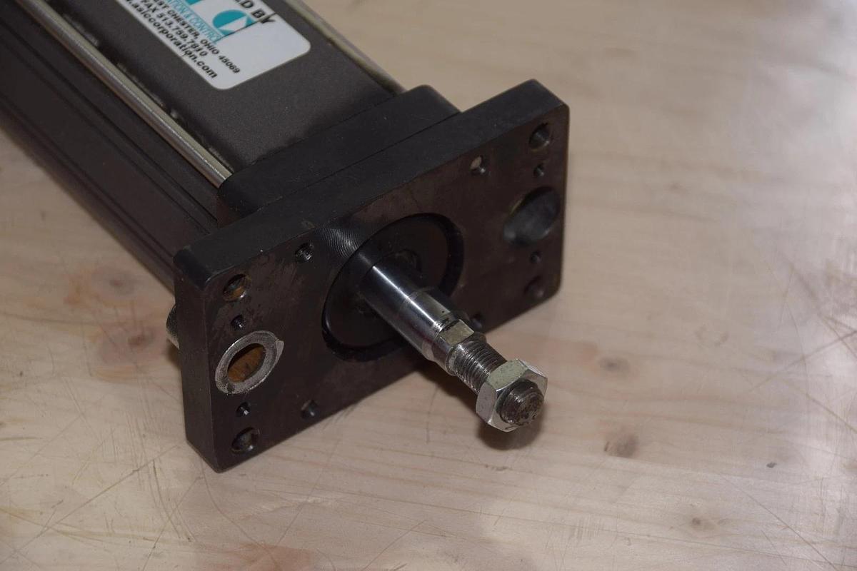 Used EXLAR ACTUATOR SR21-0604-MFM-AB1-138-AR  SR210604MFMAB1138AR SR Series