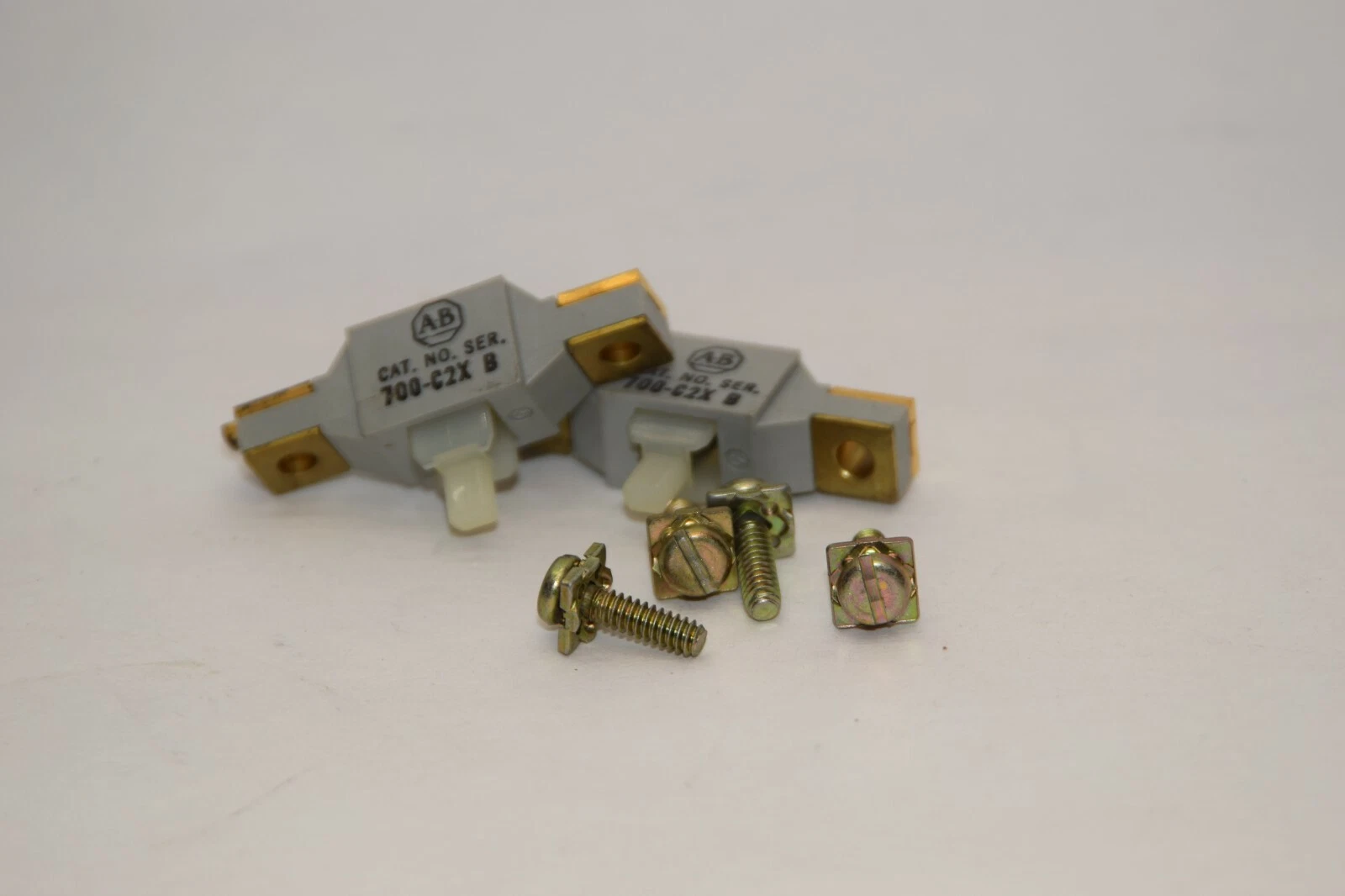 (NEW - Lot of 2) ALLEN BRADLEY 700-C2X 700C2X Series B Contact Cartridge