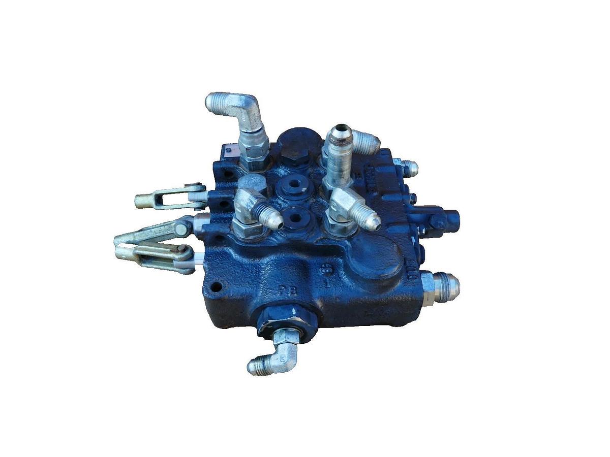 Used Altec 38109395, 352-00059 Hydraulic Valve Block 3 Spool Manual hydraulic Control
