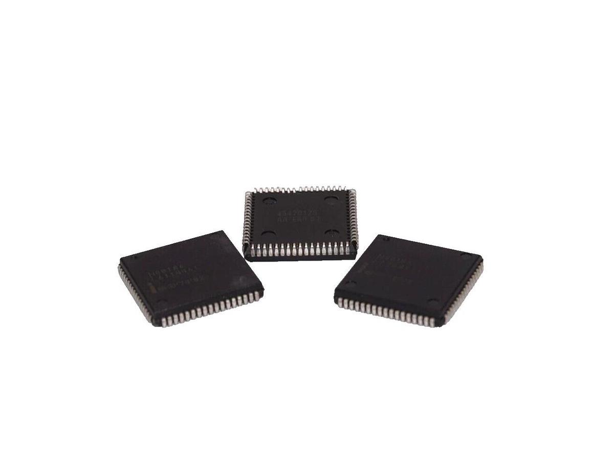 (NEW - Lot of 3) 4608002AVA Integrated Circuit