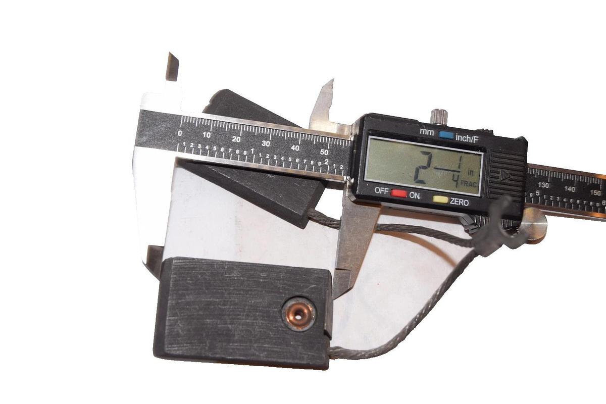 Southern Carbon Motor Brush 935 1-1/4" x 5/16" x 2-1/4"  (NEW Lot of 5)