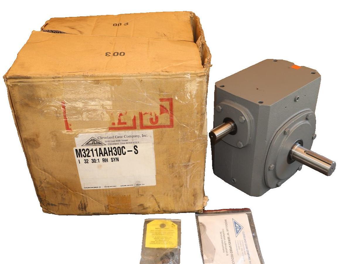 CLEVELAND GEAR BOX SPEED REDUCER M3211AAH30C-S TYPE IC RATIO 30:1 TYPE I (New)