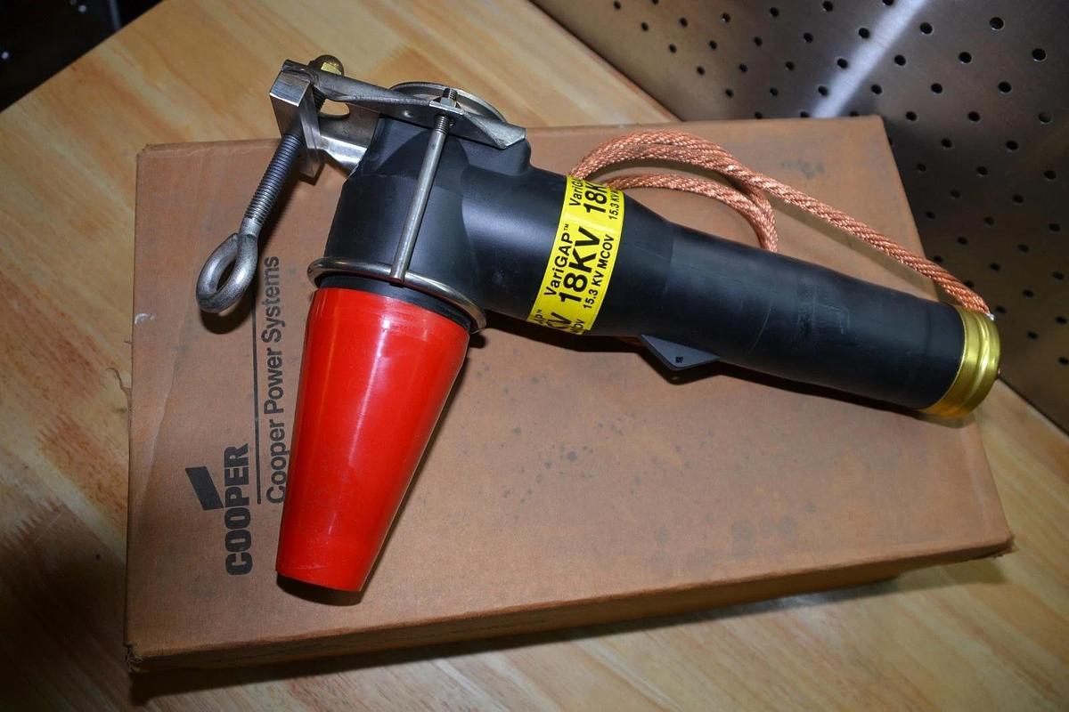 Cooper Power Systems RTE variGAP Parking Stand Arrester 3238105C18M 18kv NEW