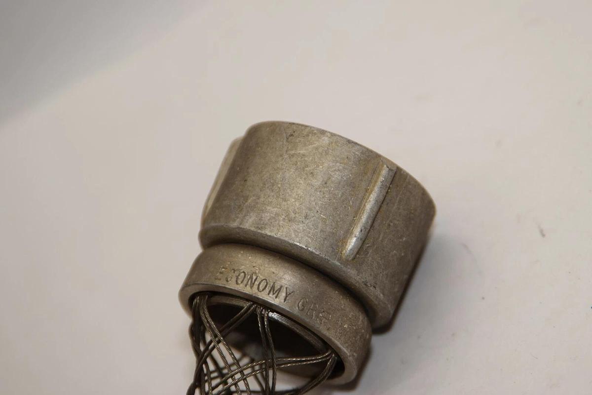 (NEW - Lot 2) ECONOMY GRIP NORWALK 1/2-5/8 1/2" App. 7" Strain Relief Grip Cord