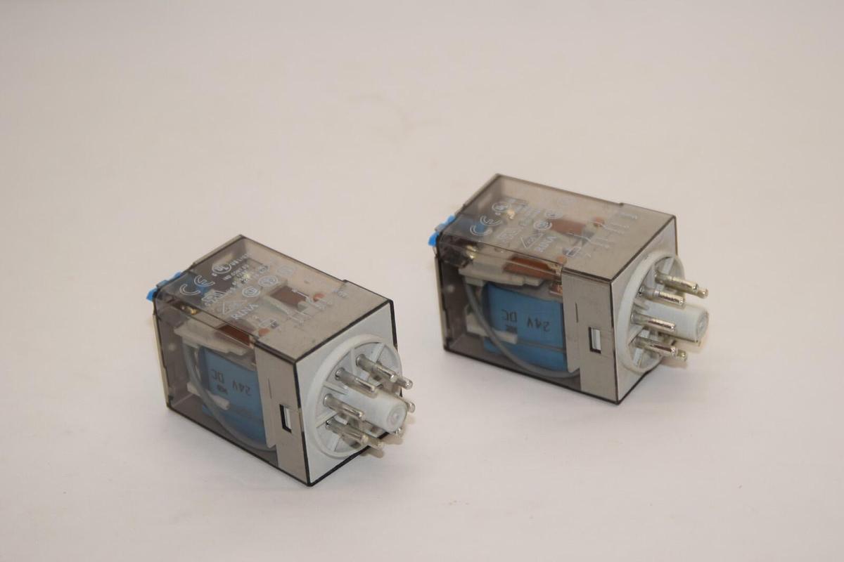 Used (Lot of 2) FINDER 60.12.9.024.0070 10A 250V Relay Socket