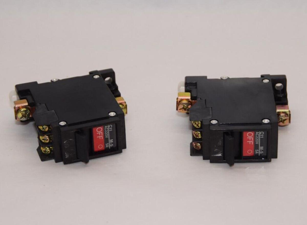 Used (Lot of 2) MATSUSHITA CP-C / BAC111505 220V 2.5kA 5A Circuit Protector