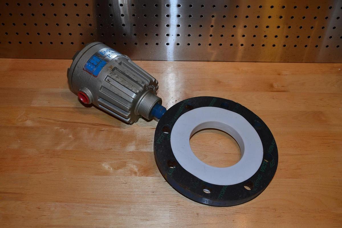 Used ENDRESS & HAUSER 4" 8 BOLT LSC-1145  LSC1145 PUMO LSC1145PUMO  SWITCH