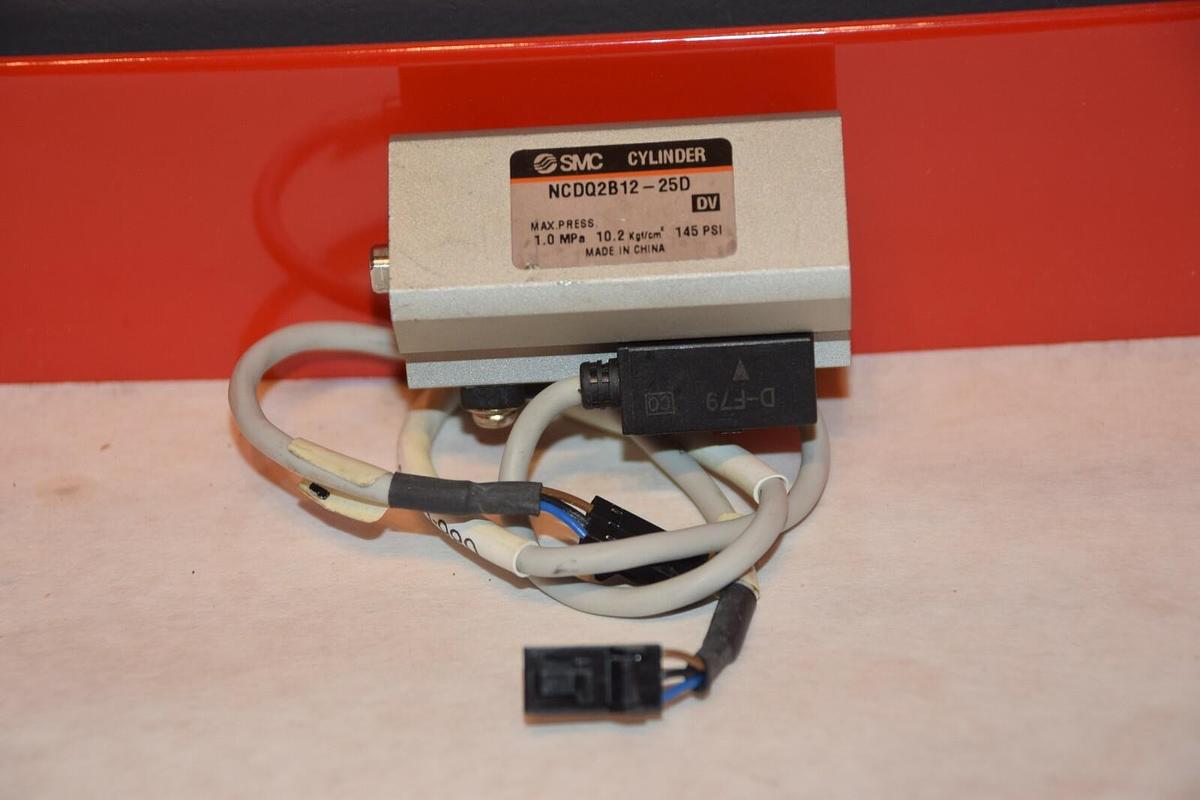 Used SMC NCDQ2B12-25D 12mm BORE 25mm STROKE DOUBLE ACTING AIR CYLINDER WITH SENSOR