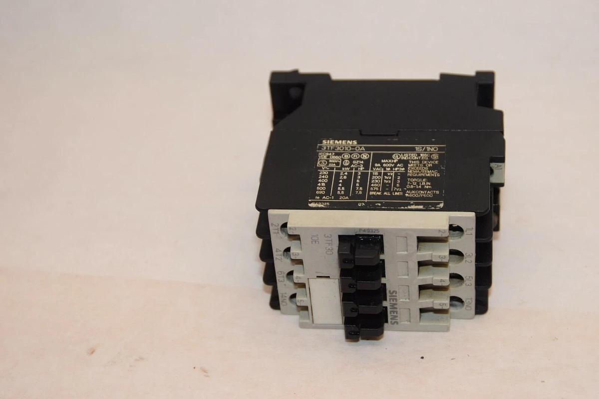 Used SIEMENS 3TF3010-0A 3TF30100A 120V Coil Contactor