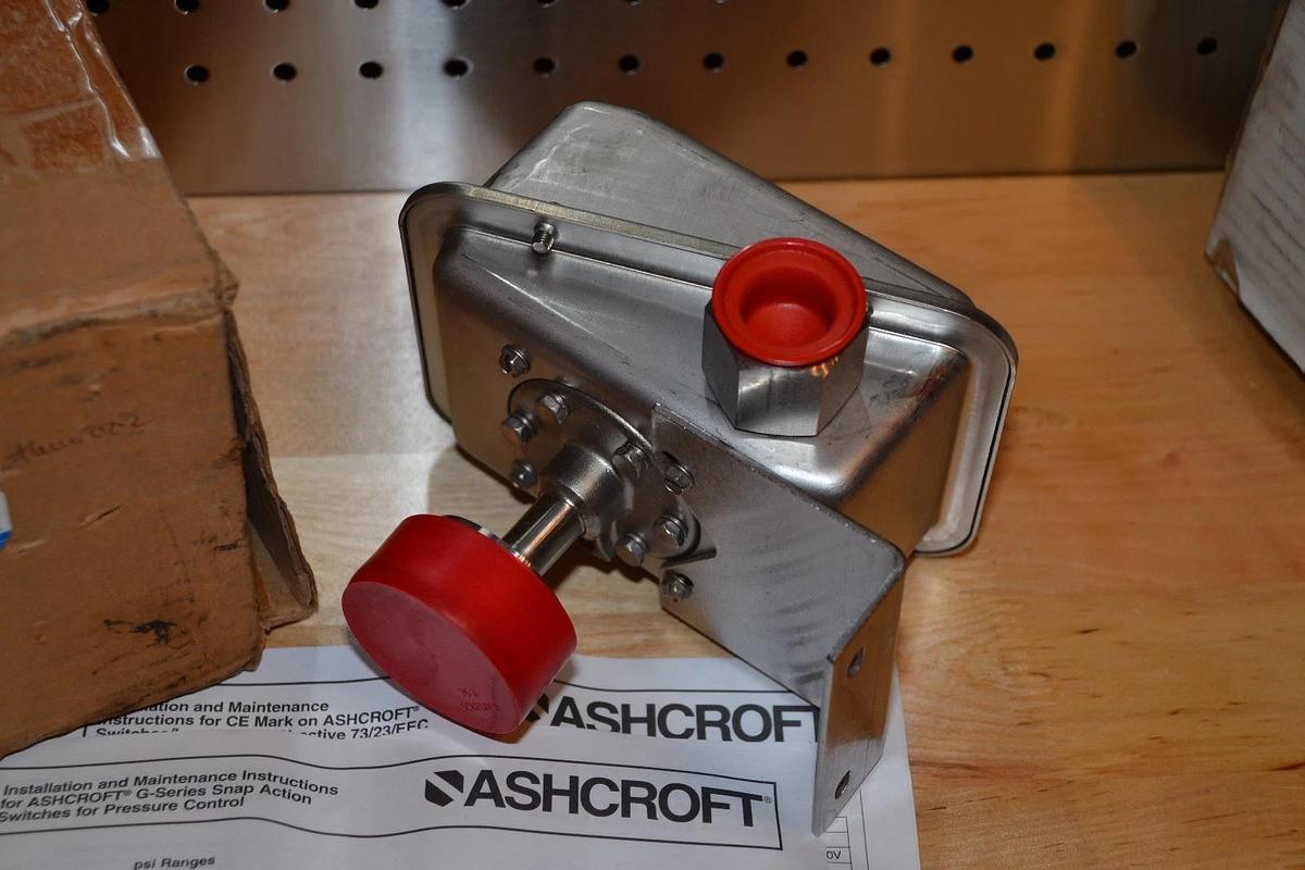 ASHCROFT PRESSURE SWITCH GPSN4HV25XCG3A 200PSI GPSN4HV25 VITON/ST  NEW
