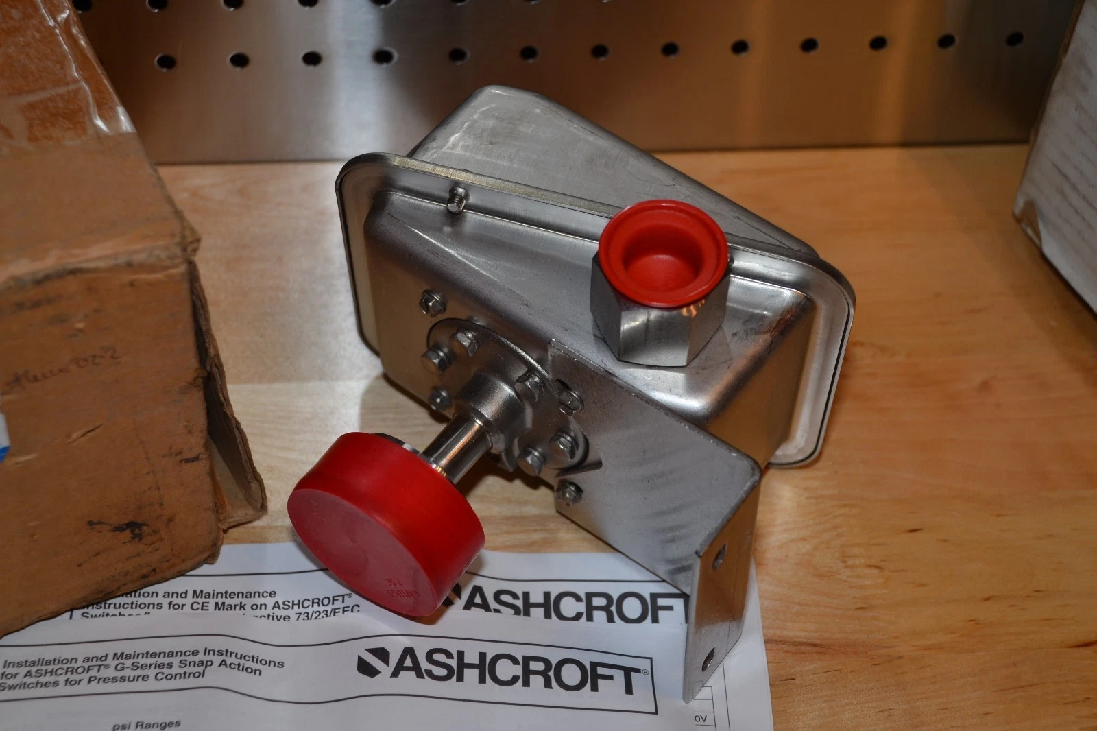 ASHCROFT PRESSURE SWITCH GPSN4HV25XCG3A 200PSI GPSN4HV25 VITON/ST NEW