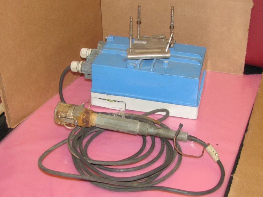 Used ENDRESS+HAUSER MYCOM S MYCOMS 100-230 VAC