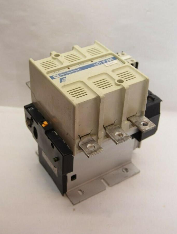 Used TELEMECANIQUE LC1 F 265 LC1F265 285A 120/127V Coil Contactor