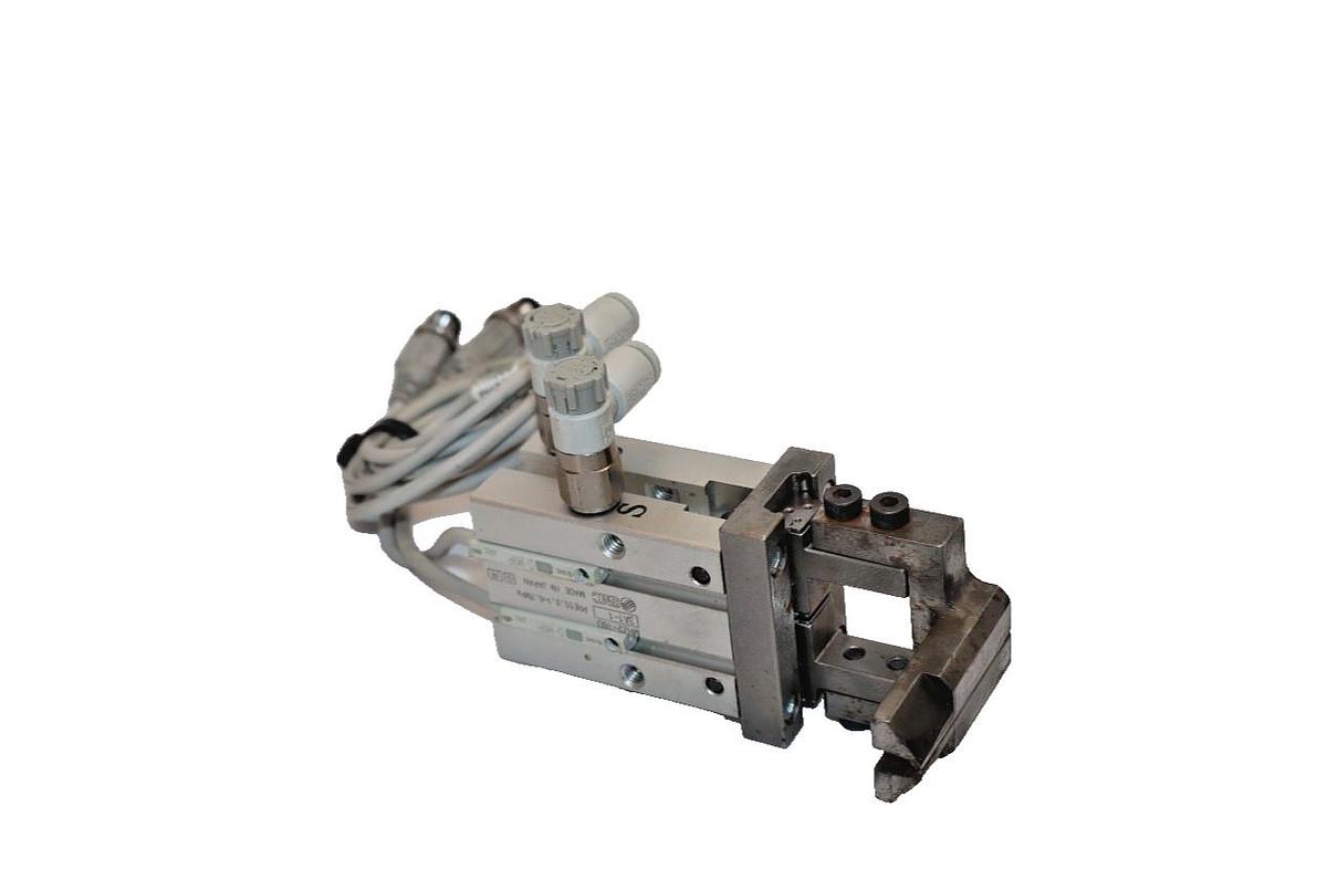 Used SMC Pneumatic Parallel Air Gripper Cylinder MHZ2-16D MHZ216D 3A1-1 , 0.1-0.7MPa