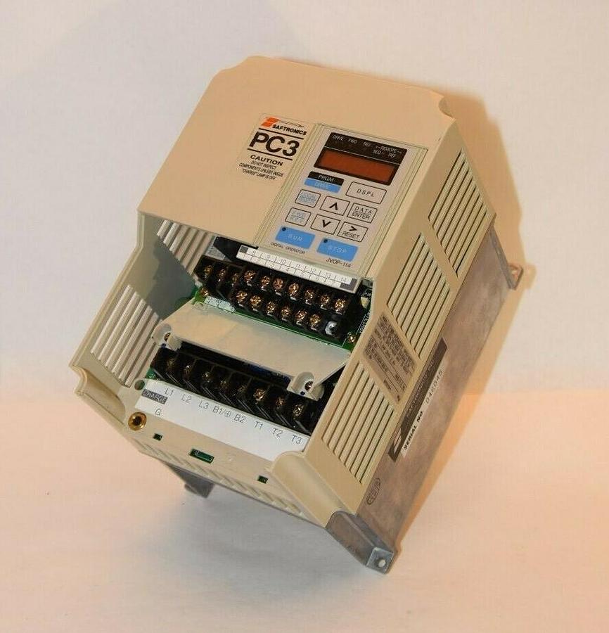 Used SAFTRONICS INC CIMR-PCD40P7 PC3 3PH 380-460v 50/60Hz 2.6A 2kVa Drive