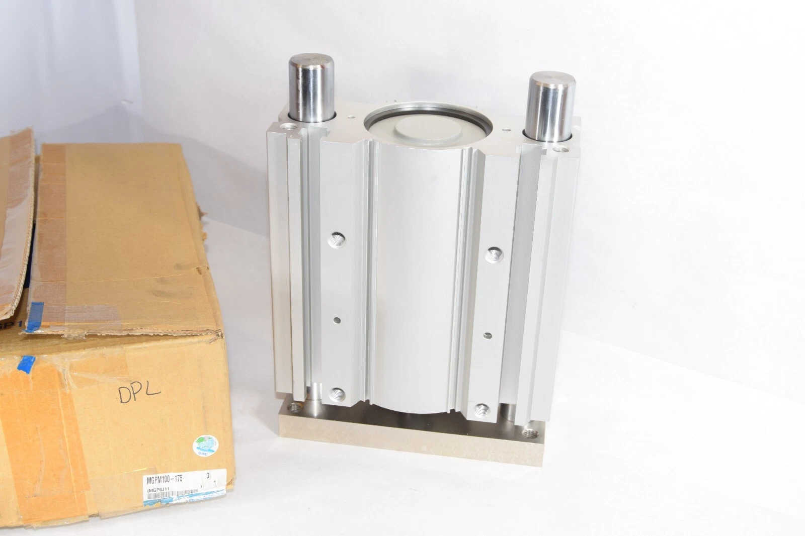 (NEW) SMC MGPM100-175 Compact Guided Pneumatic Cylinder