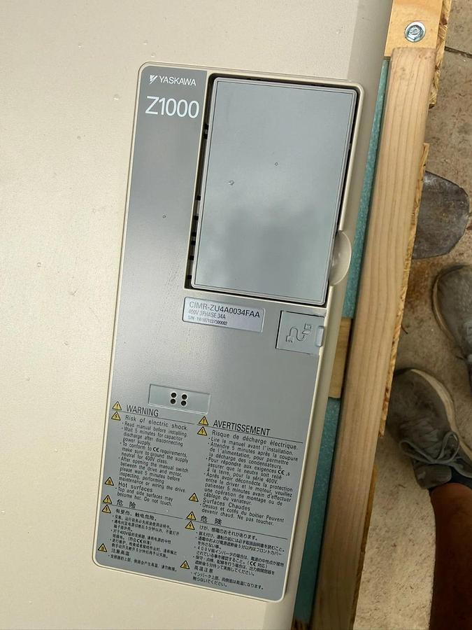YASKAWA Z100 Drive CIMR-ZU4A0034FAA 3ph 480v w/ Z1C1B034PC *NEW take out*