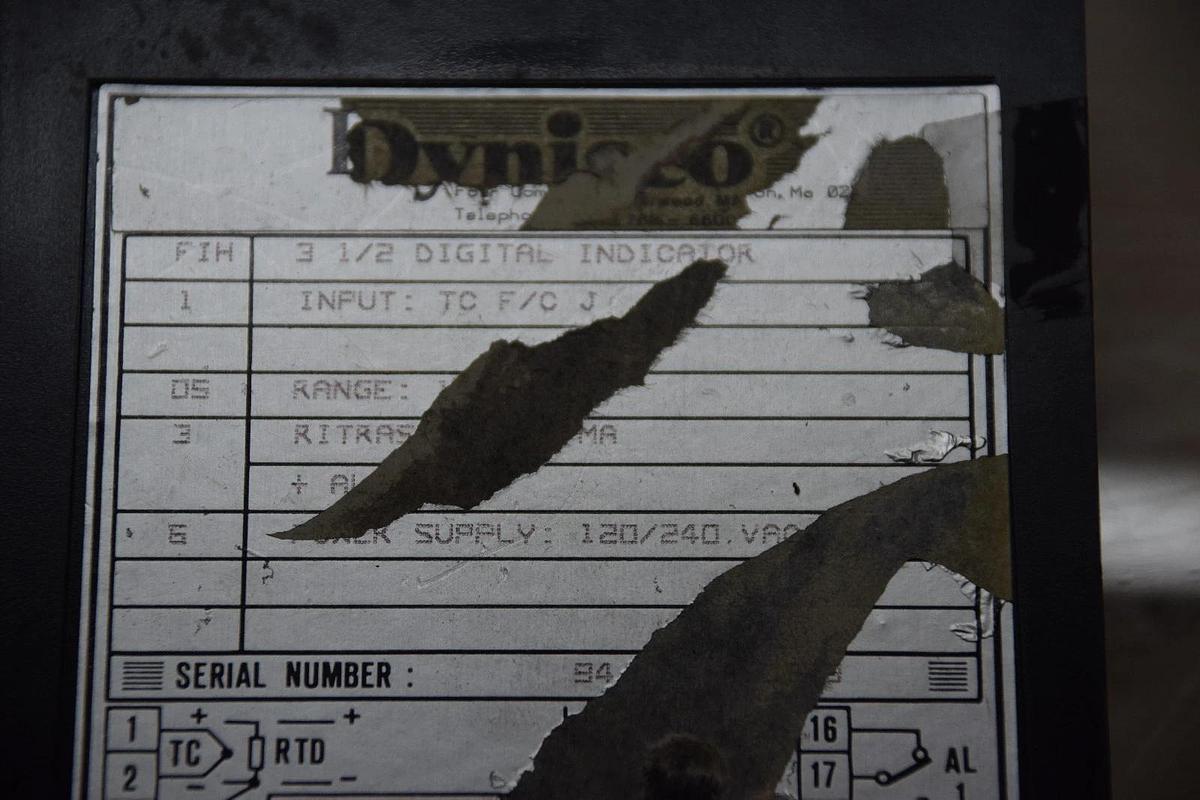 Used DYNISCO 128010310 1280-1-03-10 120VAC TEMPERATURE CONTROLLER