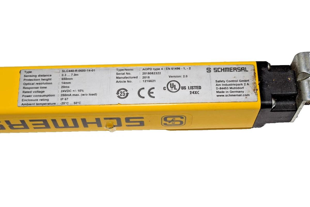 Schmersal Safety Light Curtain SLC440-R-0650-14-01 Receiver 24VDC (New)
