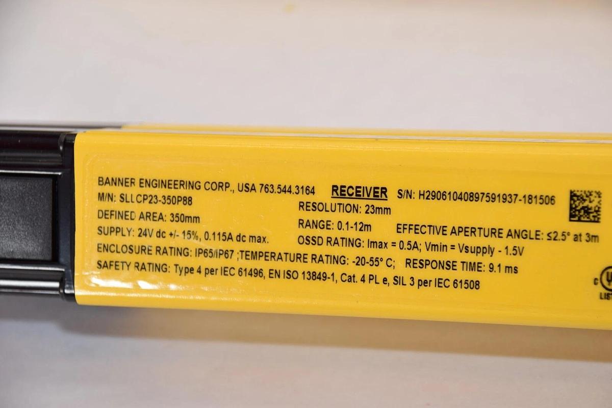 (NEW) BANNER SLLCP23-350P88 , 89759 Emitter/Receiver EZ Screen Light Curtain