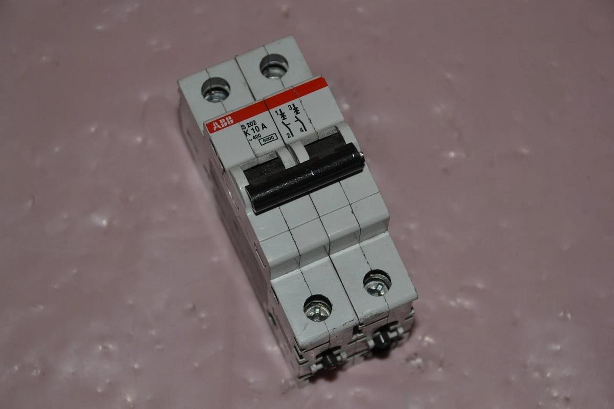 Used ABB Circuit Breaker S202-K10 S202 K10 S202 K10A S202-K10A   400v