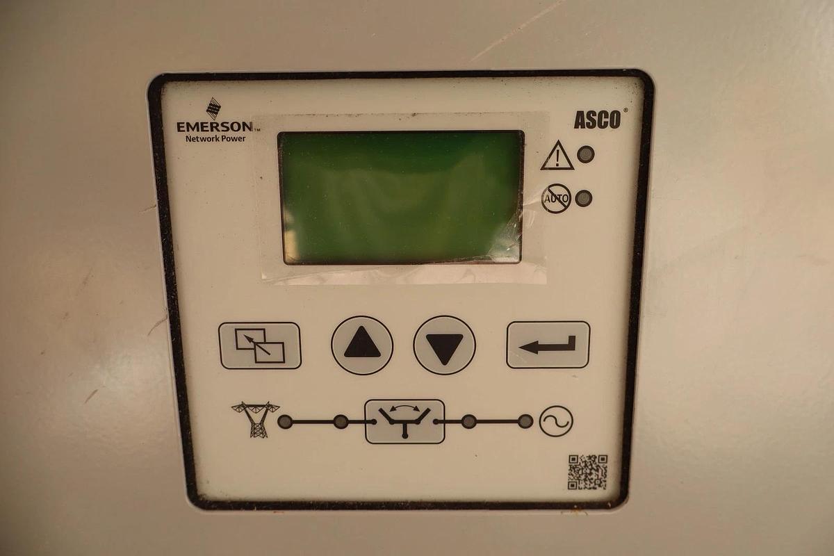Asco Emerson Automatic Transfer Switch D03ATSA30030NGXC 30A 480v (New, take out)
