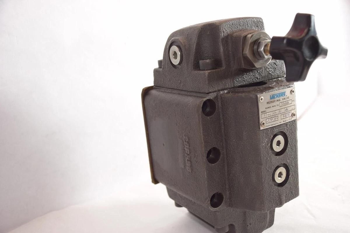 VICKERS EATON XCG 10 16 30 XCG101630 REDUCING VALVE  1000 PSI *NOS*