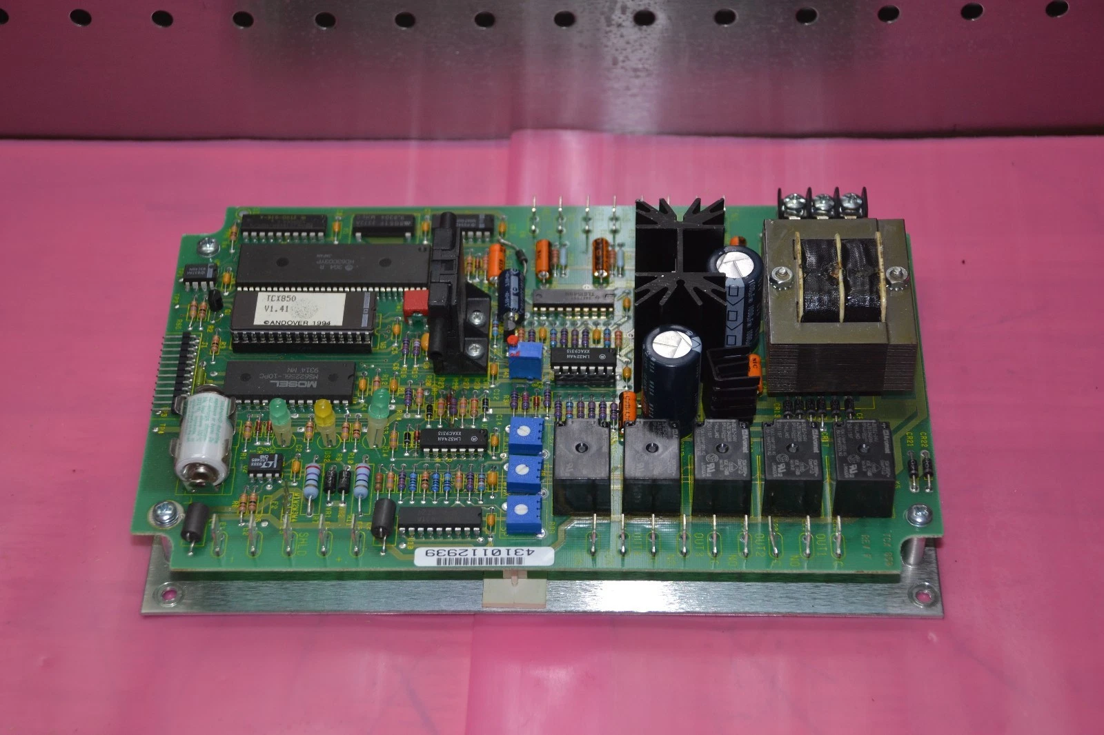 Used ANDOVER CONTROLS TCX 850 24VAC 20VA TERMINAL CONTROL