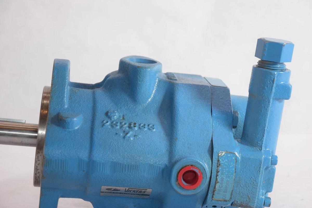 Vickers Pump PVQ10A2RSE1S20CM712  PVQ10-A2R-SE1S20-CM712 *Refurb*