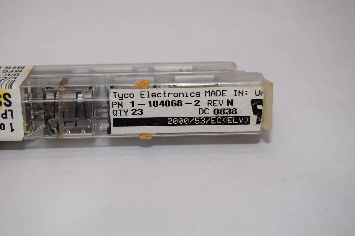 (NEW - Lot of 23) MOLEX / TYCO 67329-8020 , 1-104068-2 USB Upright Connector