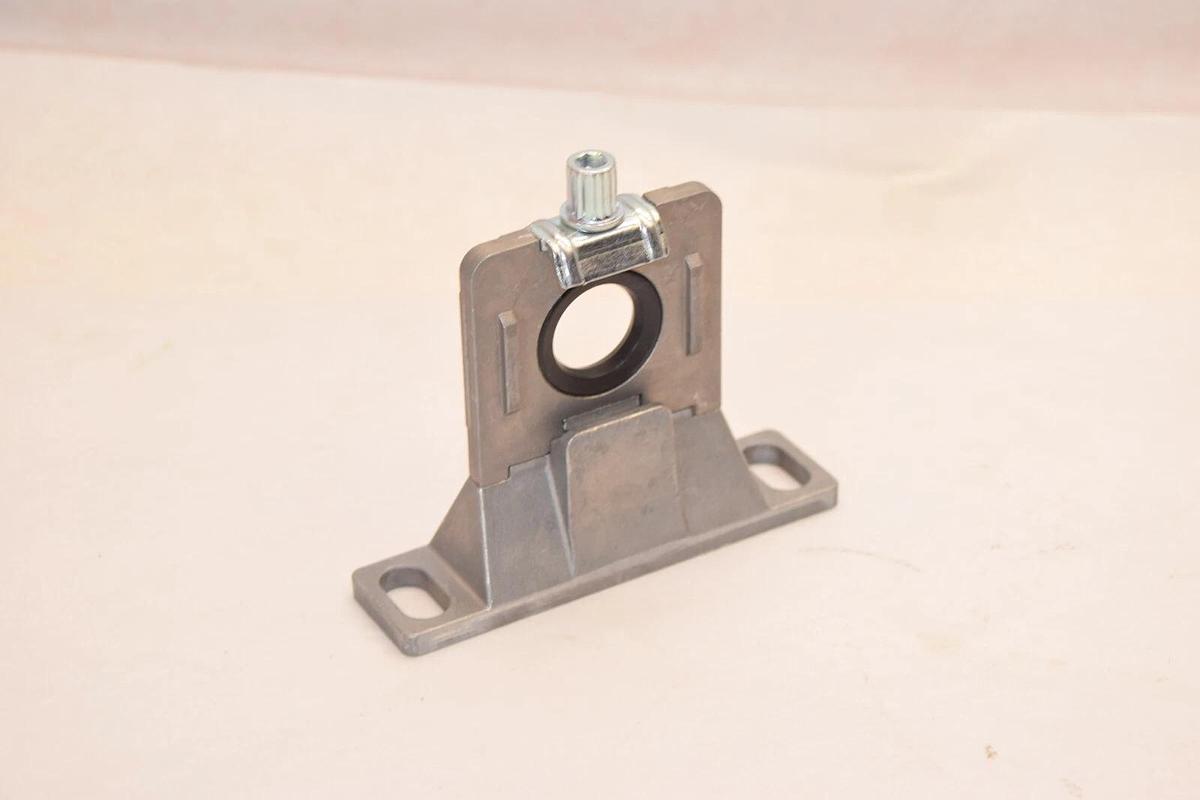 SMC Interface Mounting Spacer With Bracket Y400T-A Y400TA  (NEW)