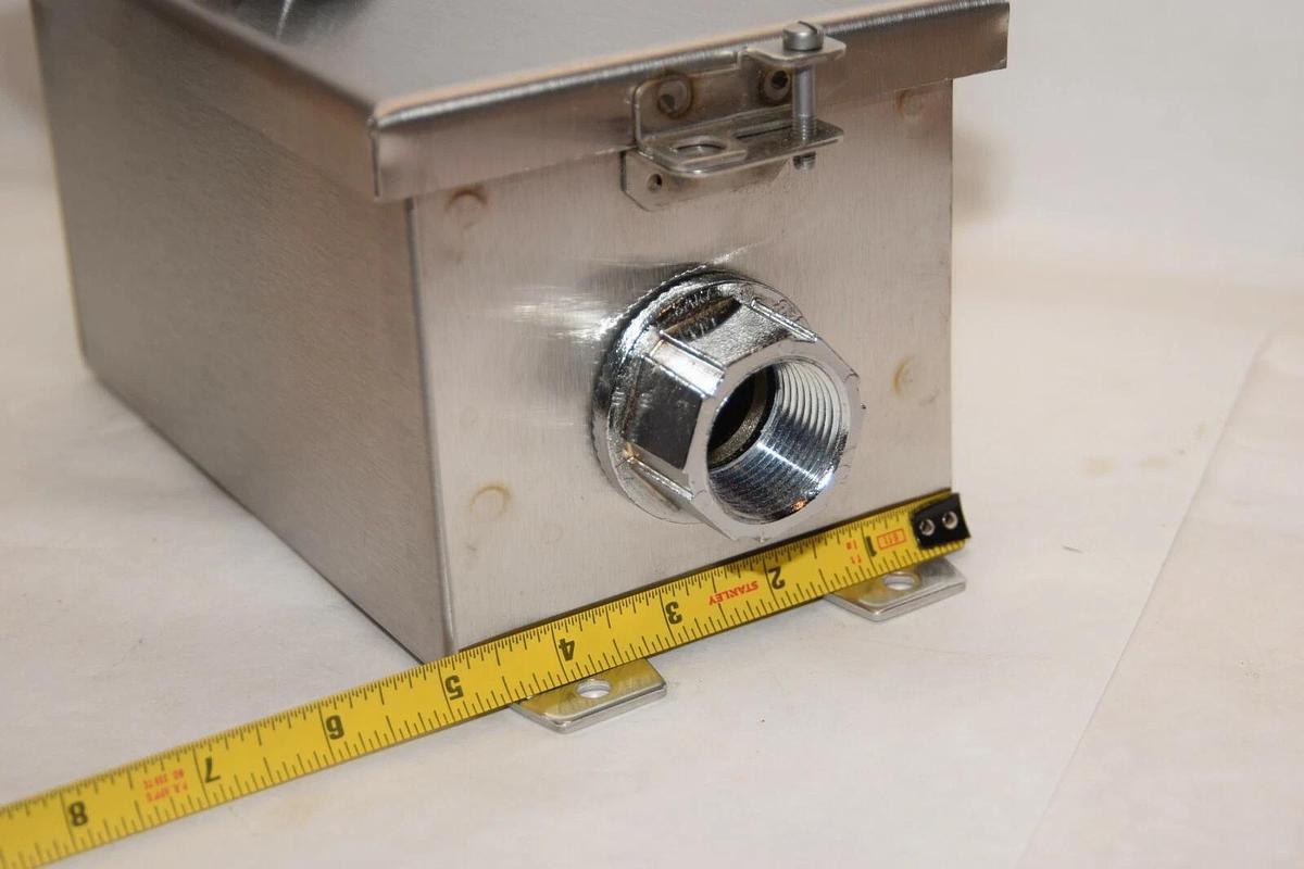 EATON B100W0C 2606D83G01 Size 0 3Ph Nema 4 Stainless Steel SS Manual Starter NEW