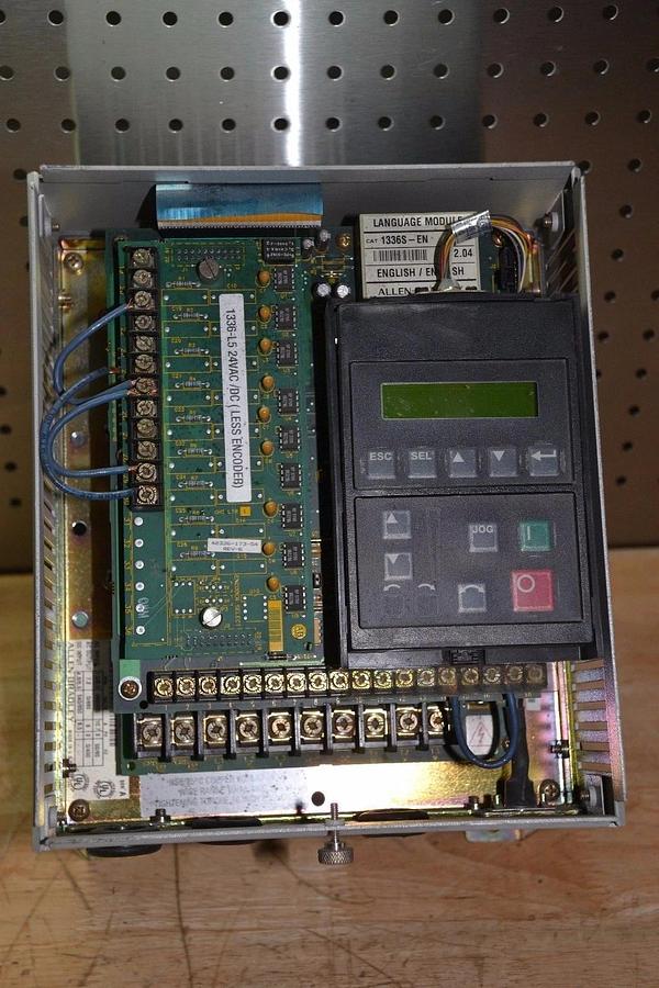 Used ALLEN BRADLEY 1336S-BRF50-AA-EN-L5 380/460V 10.7A 3PH 50/60Hz 1336 PLUS DRIVE