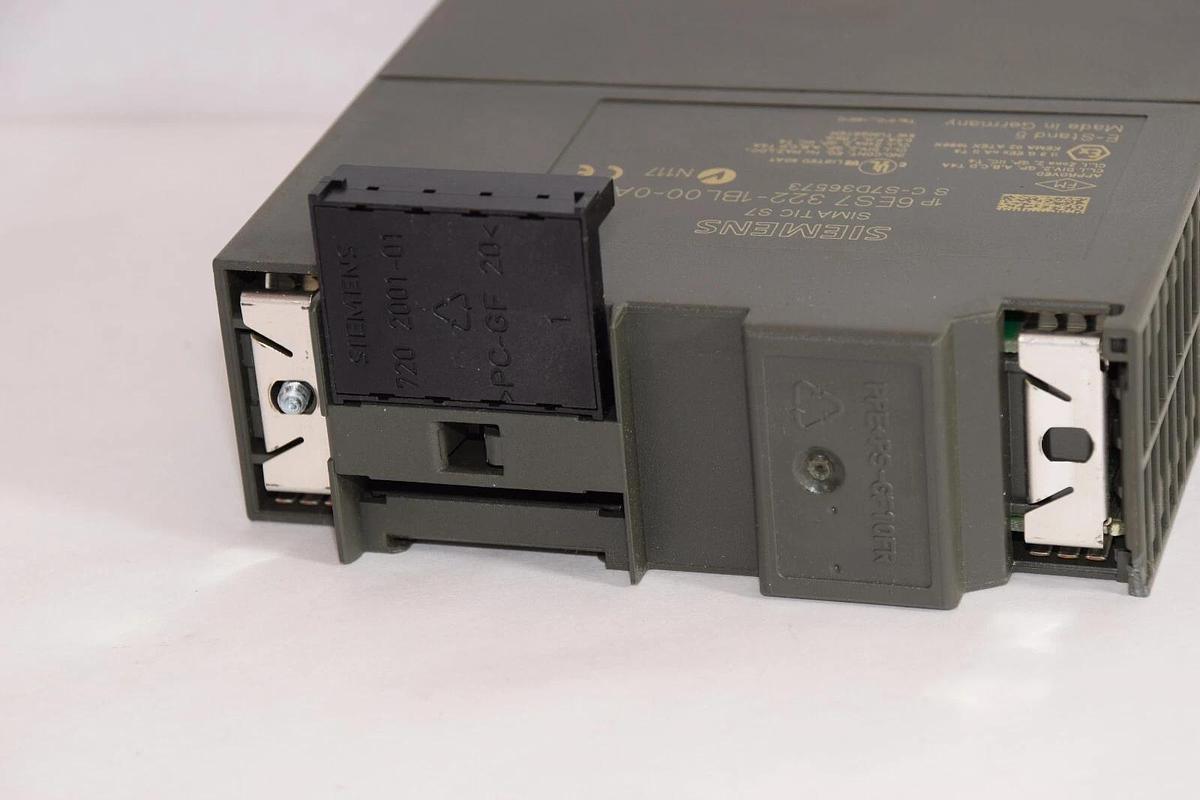 Used SIEMENS 6ES7 322-1BL00-0AA0 Simatic S7 Digital Output Module 6ES73221BL000AA0