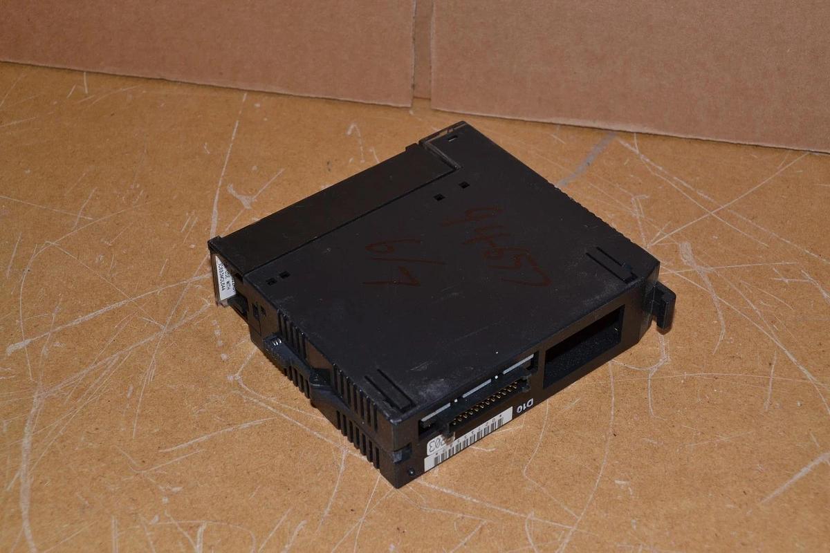 Used GE FANUC IC693MDL644B 24VDC 16PT INPUT MODULE