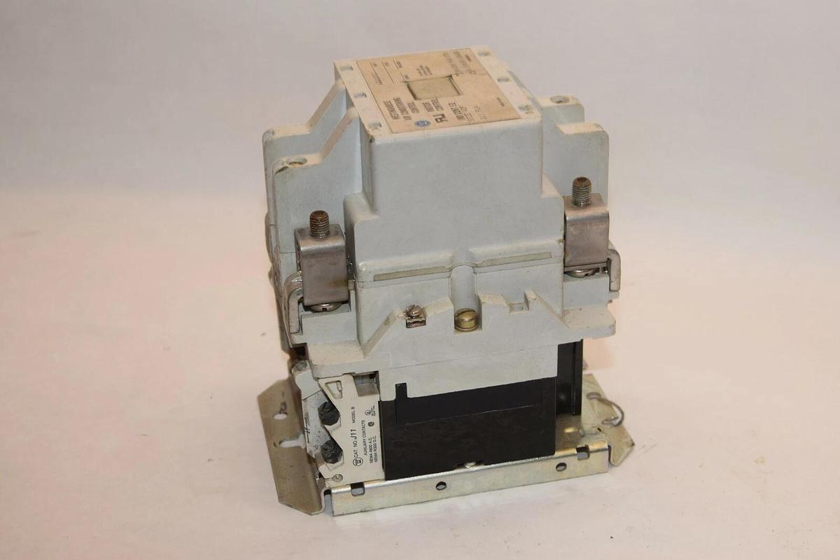 Used WESTINGHOUSE A201KFC Size 4DP 211 FLA Model K 120V, 60Hz Coil Contactor