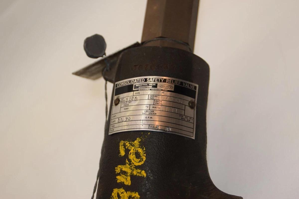 (NEW) CONSOLIDATED 1991-1 3225 3/4" NPT Steel Safety Relief Valve