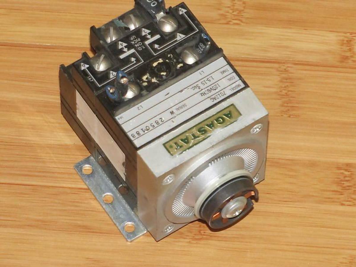 Used Agastat Timer 7012AC 1.5-15 Sec 120V Coil MISSING KNOB