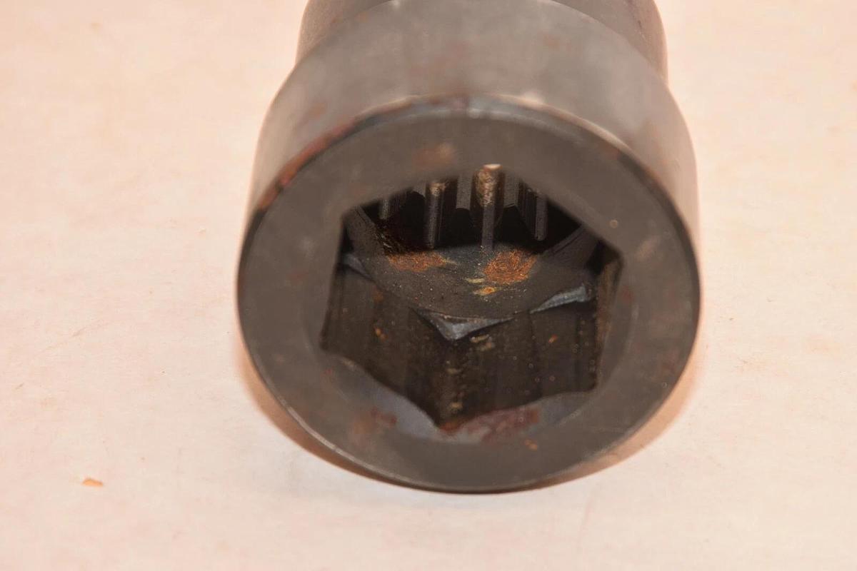 Used WRIGHT TOOL 6 Point Spline Drive Impact Socket 5852 1-5/8"
