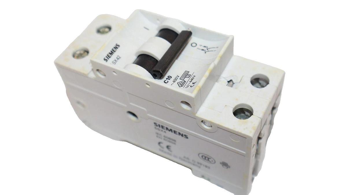 Siemesn 5SX4 210-7 , 5SX4210-7 Miniature Circuit Breaker (New)