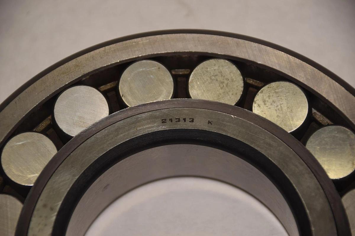 SNR 21313 K F32 SPHERICAL ROLLER BEARING NEW