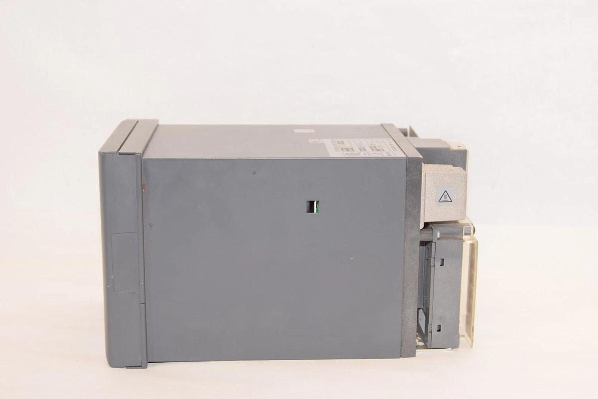 Used YOKOGAWA SR10001 SR10001-2 Data Chart Recorder