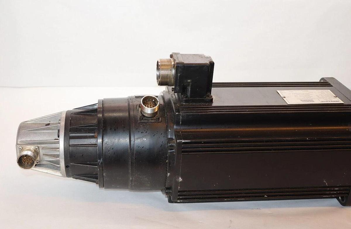 Used INDRAMAT Brushless Servo Motor ServoDrive MAC90B-0-JD-4-C/110-B-0/WI520/S001
