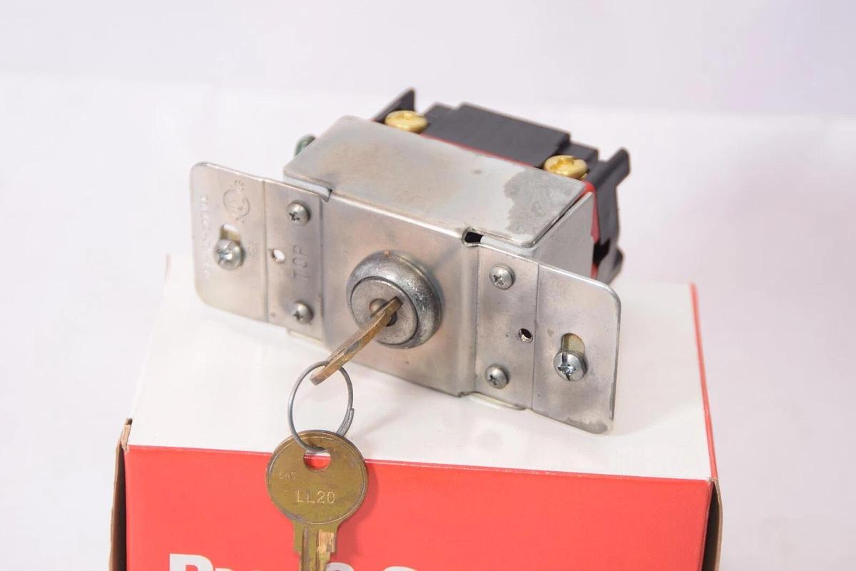 PASS & SEYMOUR PS20AC4-KL 20A 120/277Vac Four Way Key Switch (NEW)