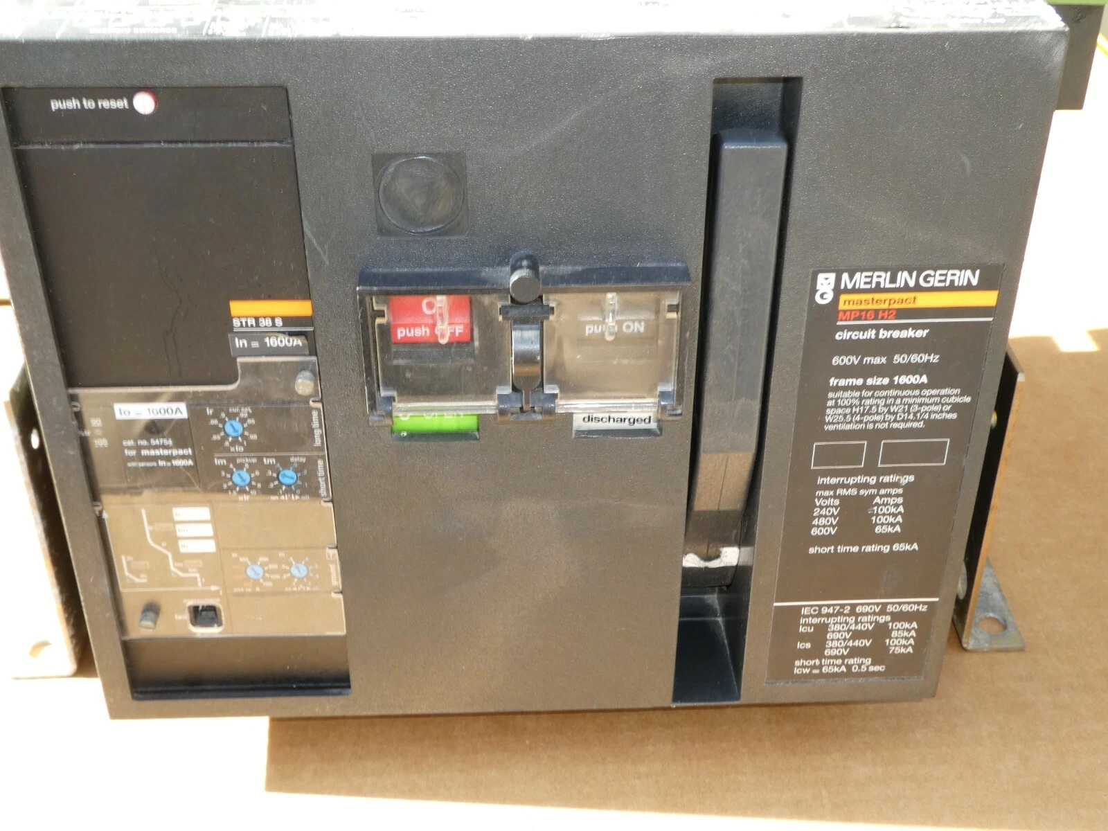 Used Merlin Gerin MP16H2 1600A Masterpact Circuit Breaker 1600 Amp w/ Shunt MP16 H2