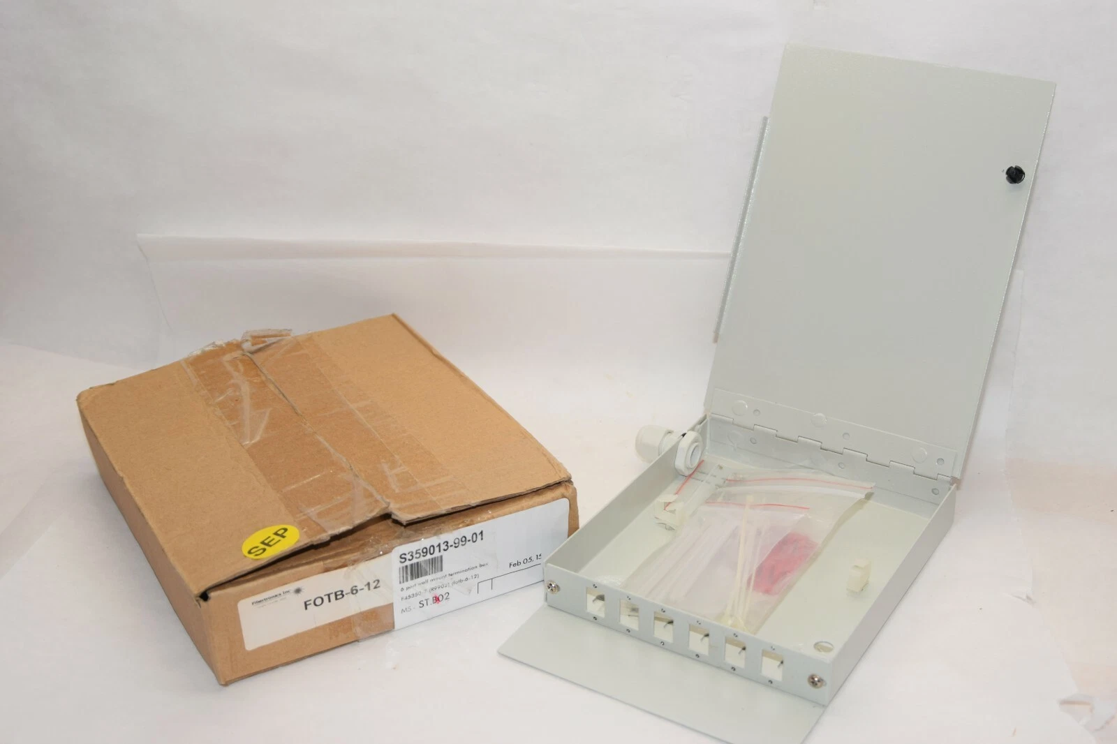 (NEW) FIBERTRONICS FOTB-6-12 FOTB612 6 Port Wall Mount Termination Box