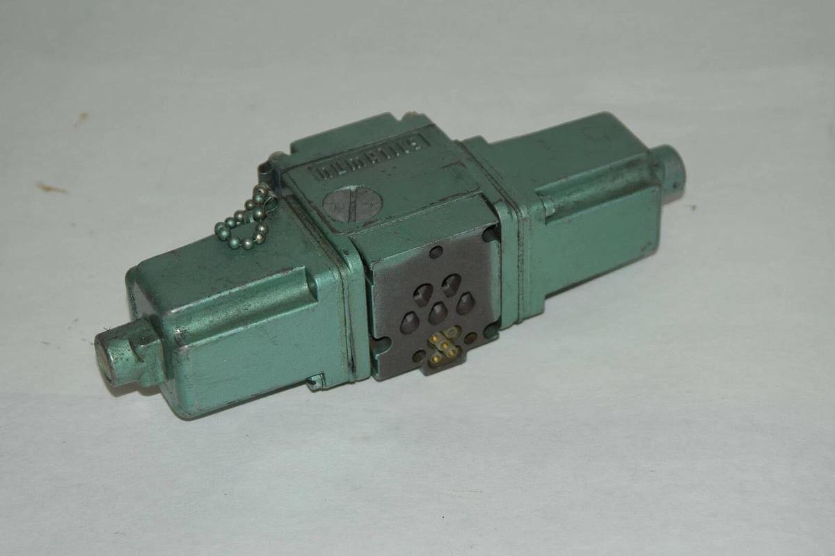 NUMATICS 12DSA631CA 12DSA600CA 120V .17A 50/60Hz Solenoid Control Valve