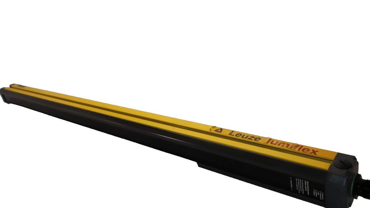 Used Leuze Lumiflex CT30-900/BH3 Compact Transmitter Light Curtain