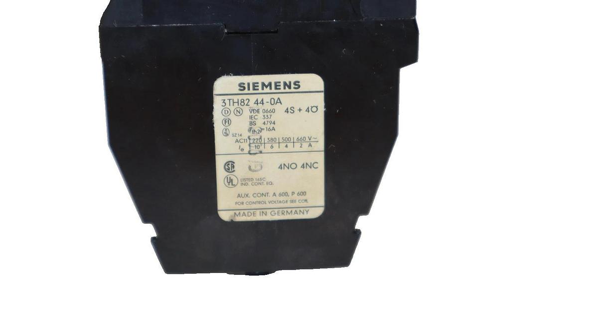 Used Siemens 3TH82 44-0A , 3TH8244-0A 220V 50/60Hz Contactor (Lot of 3)